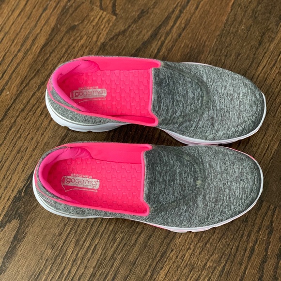 New Skechers Go Walk 3 Gray & Pink Girls Size 2 - Picture 4 of 12